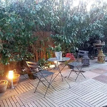 Chez Les Dom's Bed & Breakfast